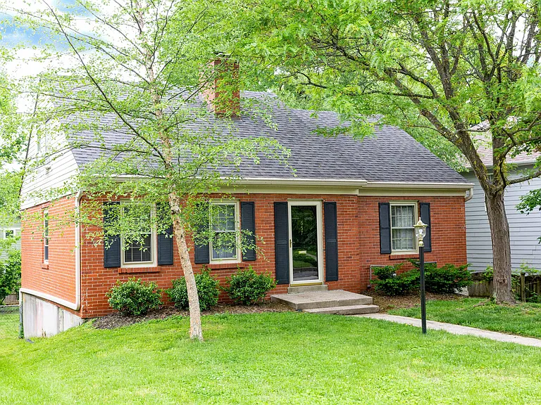 657 Montclair Dr — Photo 26