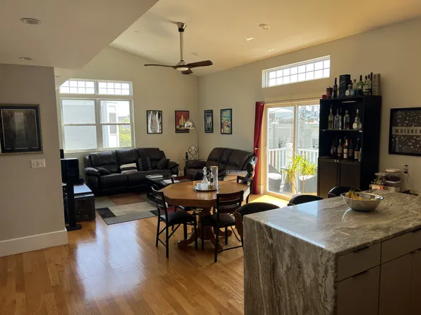 204 Spencer Ave Unit 10, Chelsea, MA 02150