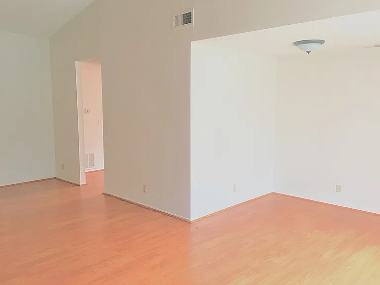 11054 Wesley Ave — Photo 5