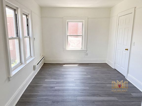 3rd image of 640 E 239th St #2