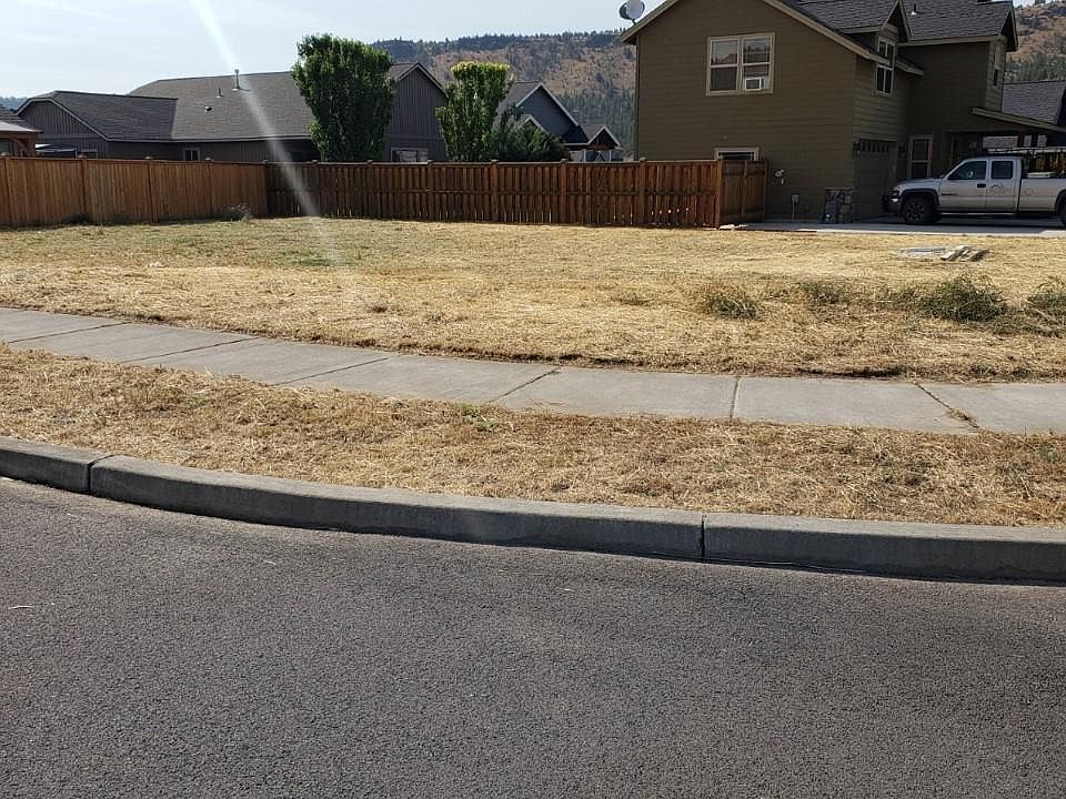 2nd image of SE Pioneer Dr