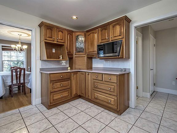 4th image of 5909 Rogers Dr