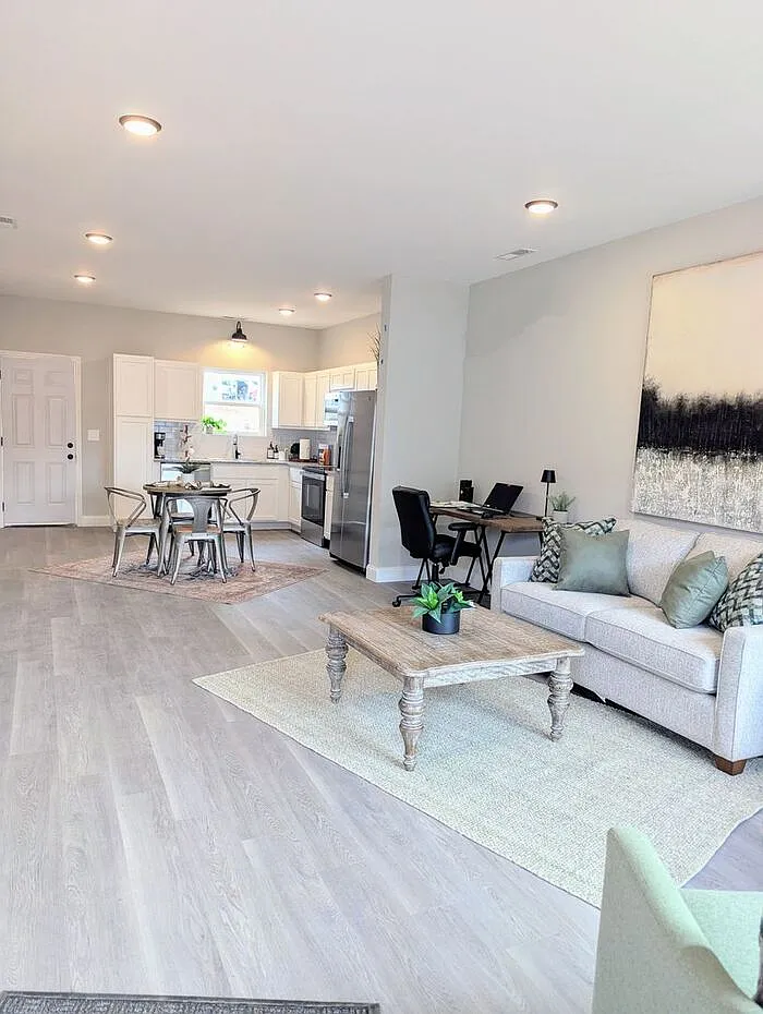2 bed, 1.5 bath, 1100 sqft, $1,595 — Photo 4