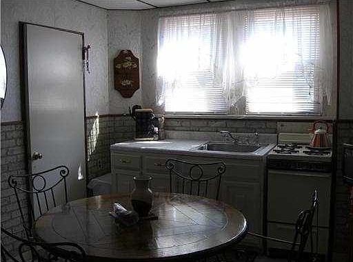 4th image of 757 Nassau St