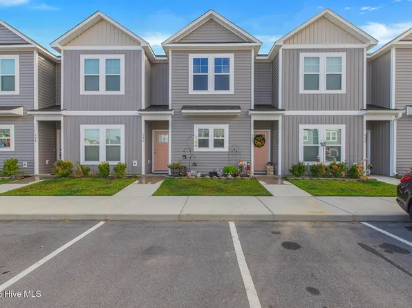 624 Jacks Crossing Drive, Hubert, NC 28539