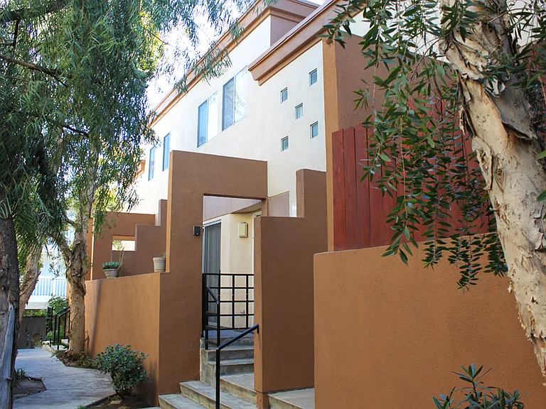 Cantara Townhomes — Photo 8