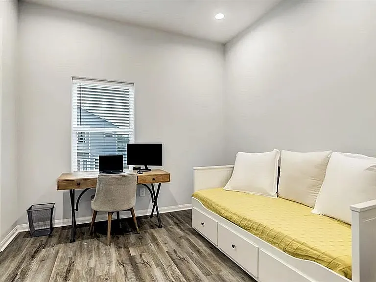 4906 Paradigm Ln — Photo 9