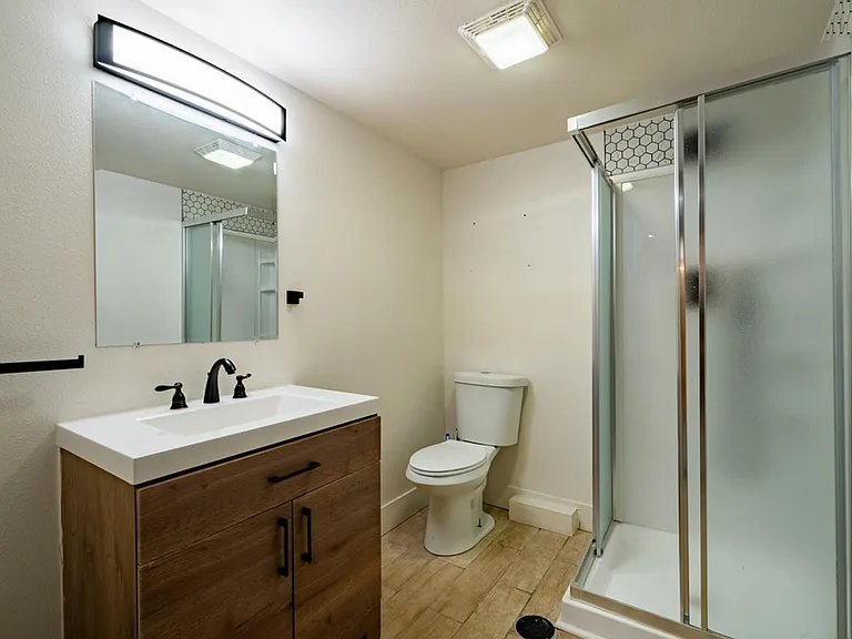 6389 N Commercial Ave — Photo 19