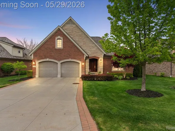 2570 Stoneykirk Ct, Rochester, MI 48306