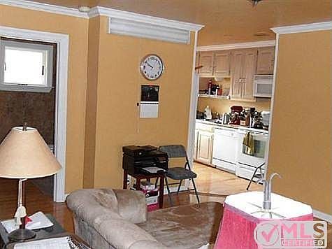 4th image of 4105 Glenwick Ln