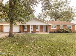 612 Clemson Dr, Warner Robins, GA 31093