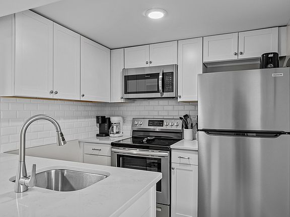 5th image of 119 W Bogue Blvd #17778068