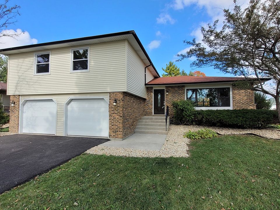 1st image of 22119 Hillside Dr