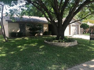 452 Meadow St, Saginaw, TX 76179