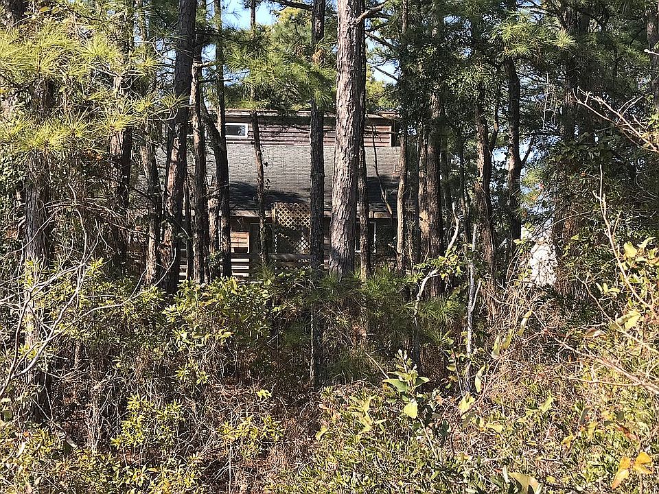 2nd image of 807 Holly St
