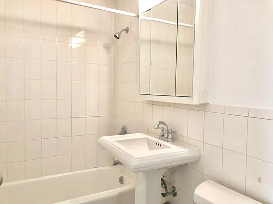 Rented by Stonehenge NYC LLC | media 16