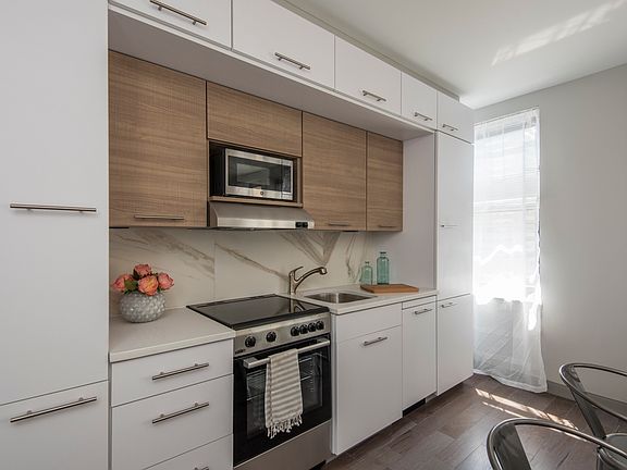 3rd image of 132 S 17th St #406