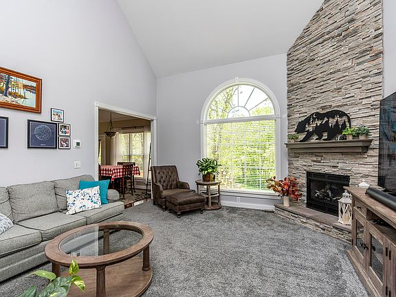 5th image of 108 Adena Ct