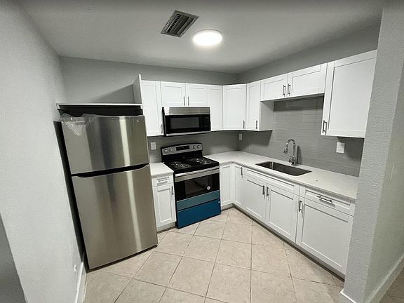 5th image of 1223 NW 29th Ave