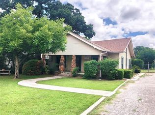 302 S Ostrom Ave, Eastland, TX 76448