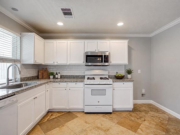 5th image of 15224 Sheffield Terrace Dr