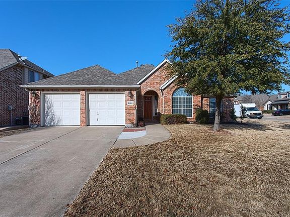 3rd image of 2424 Forest Gate Dr