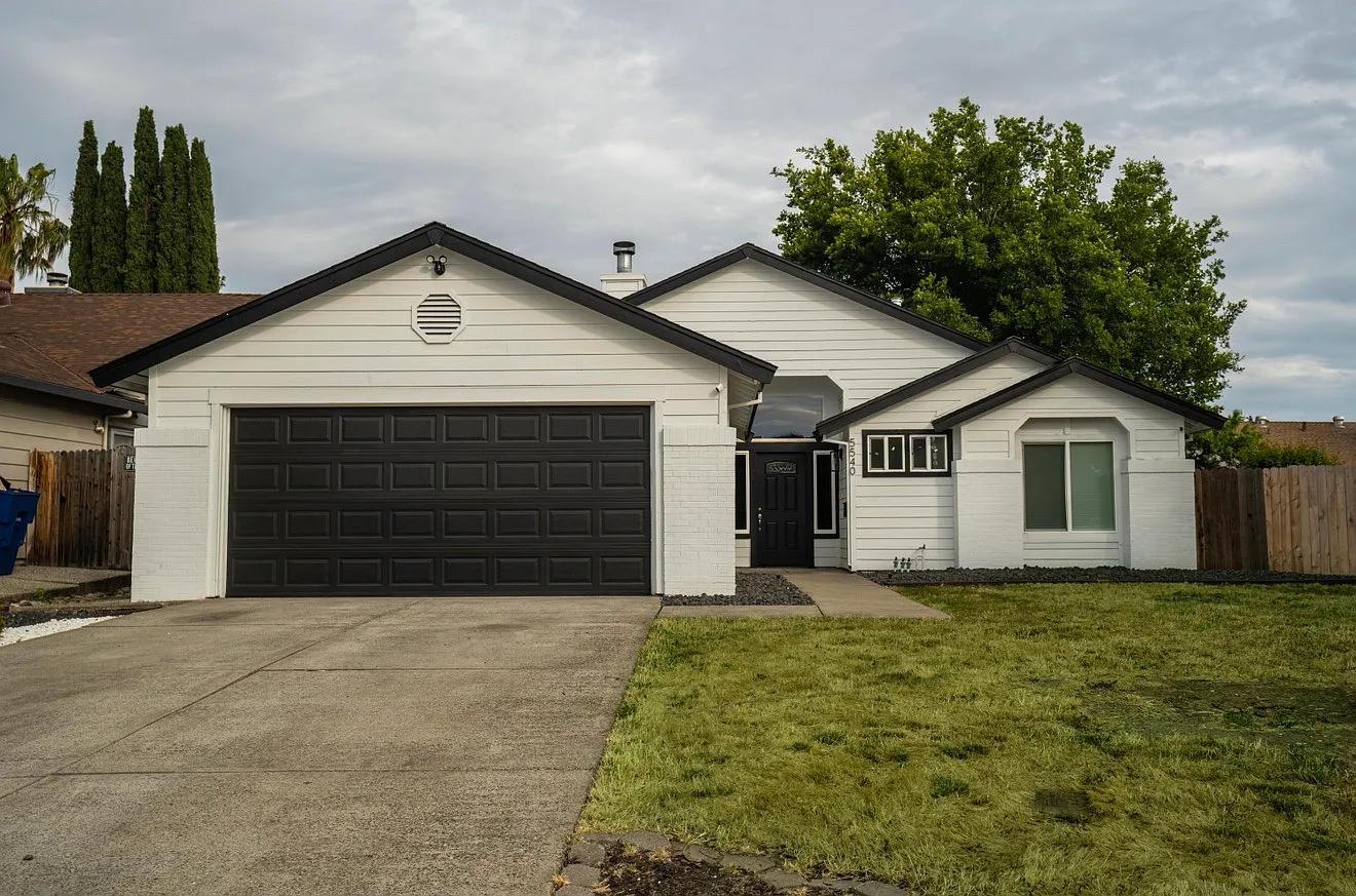 5540 Calvine Rd — Photo 1