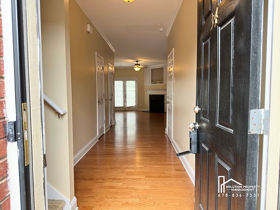 2nd image of 34 N Oaks Cir