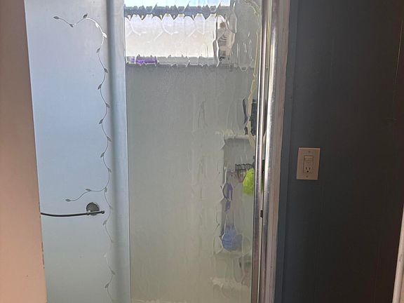 5th image of 16 Santa Cruz Way