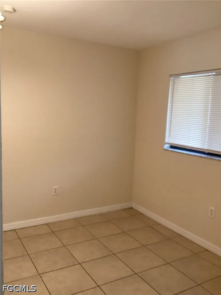 2 bed, 2.0 bath, 1011 sqft, $1,100 — Photo 4