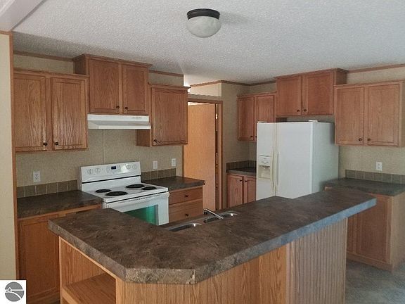 2nd image of 10050 N Chippewa Dr