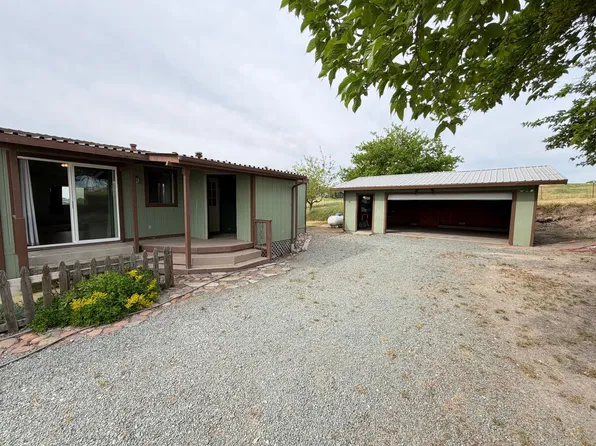 24300 E Village Dr #2, Clements, CA 95227