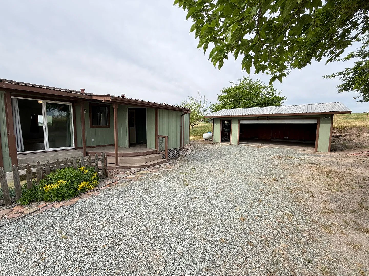 24300 E Village Dr #2 photo 1
