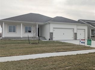 846 35th St SW, Altoona, IA 50009