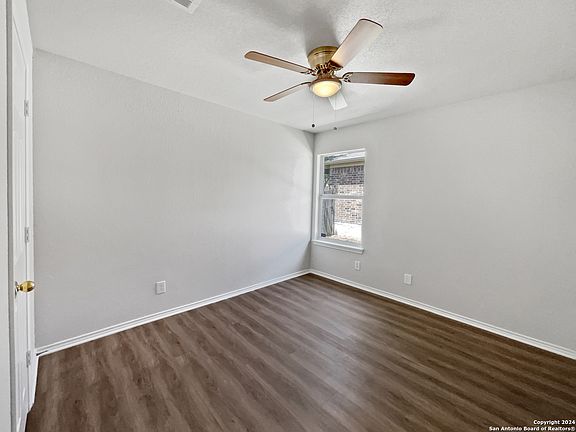 5th image of 9715 EMERALD PL