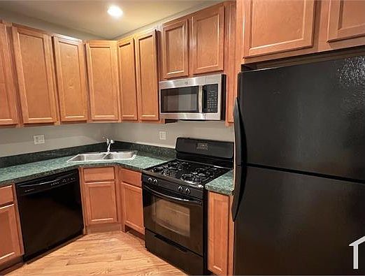1st image of 2118 W Arthur Ave APT 2E