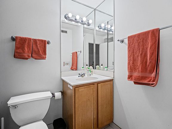 5th image of 1528 S Wabash Ave APT 304