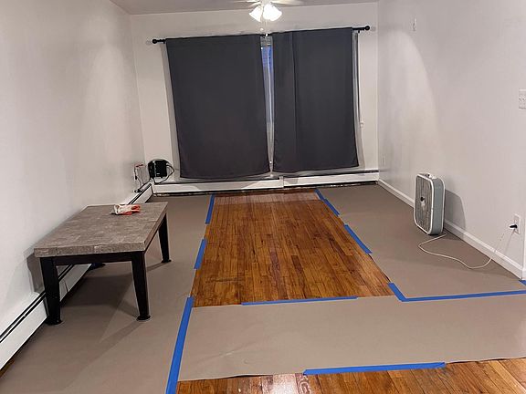 4th image of 415 E 239th St #3
