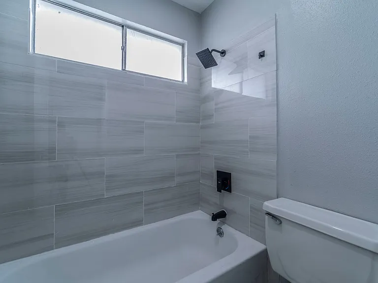 2717 Stonehaven Ct — Photo 20