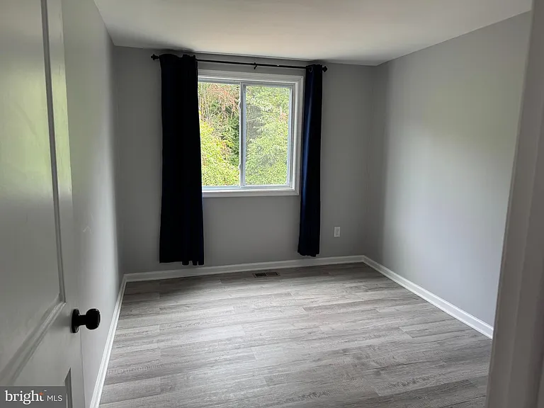 5585 Hecate Ct — Photo 25