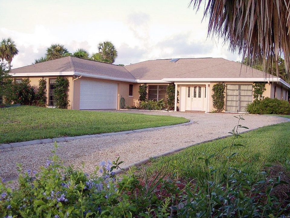 1st image of 985 Treasure Ln