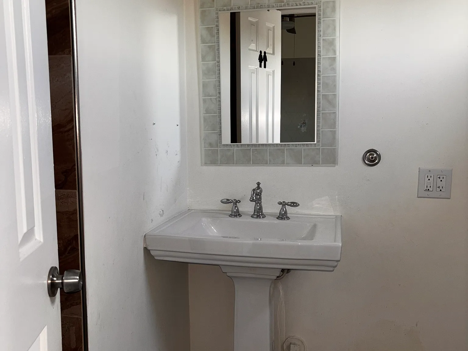 3 bed, 1320 sqft, $2,300 — Photo 3