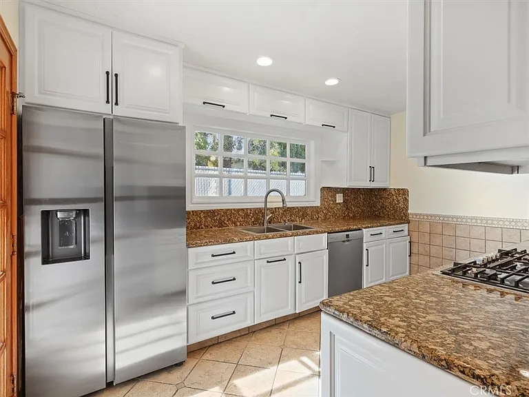 8501 Enfield Ave — Photo 4