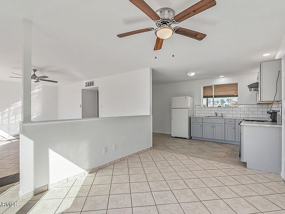 4th image of 5007 W CLARENDON Avenue