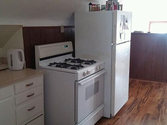 5th image of 1045 Charleston St APT 3
