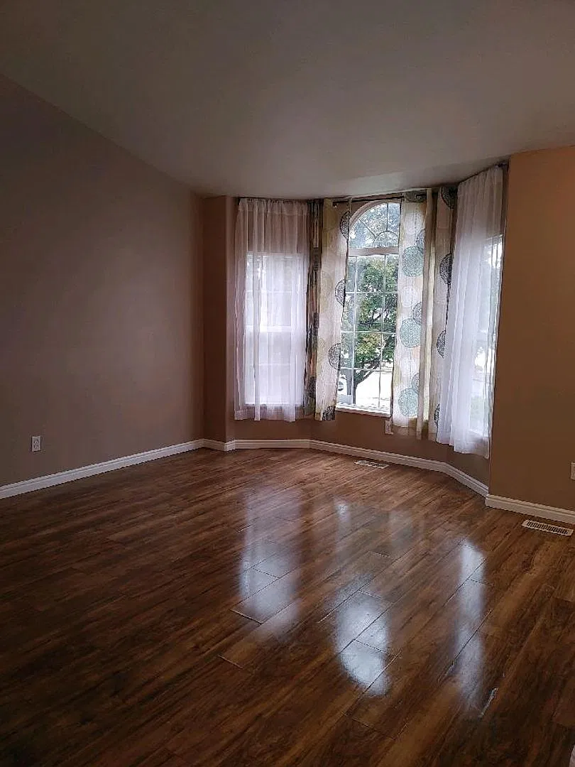 Stunning 5 Bdrm. Single Family Home! Best Price Around! — Photo 2