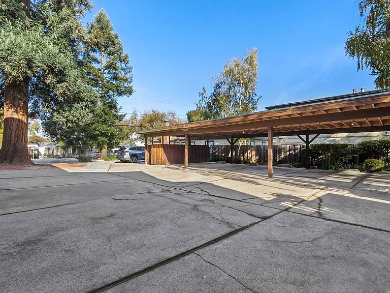 415 Oak Ave — Photo 41