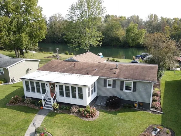 2 West St, Waterloo, NY 13165