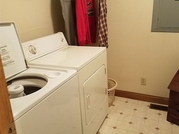 2nd image of 1034 Hidden Valley Dr