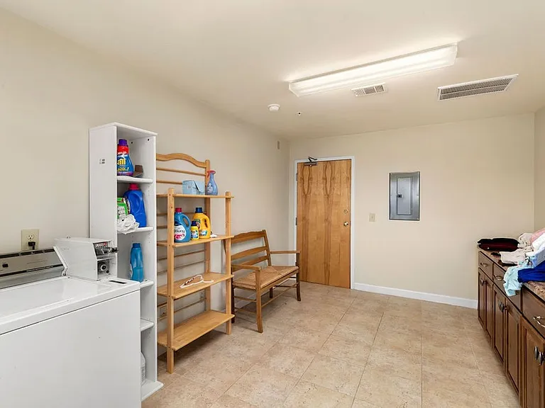 428 E Magnolia Ave — Photo 15